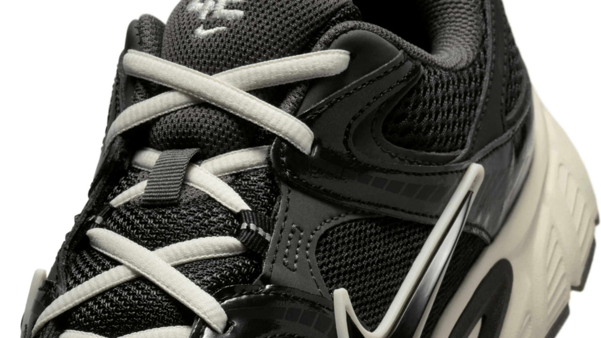 Nike Honors Jackie Robinson with a Subdued V5 RNR